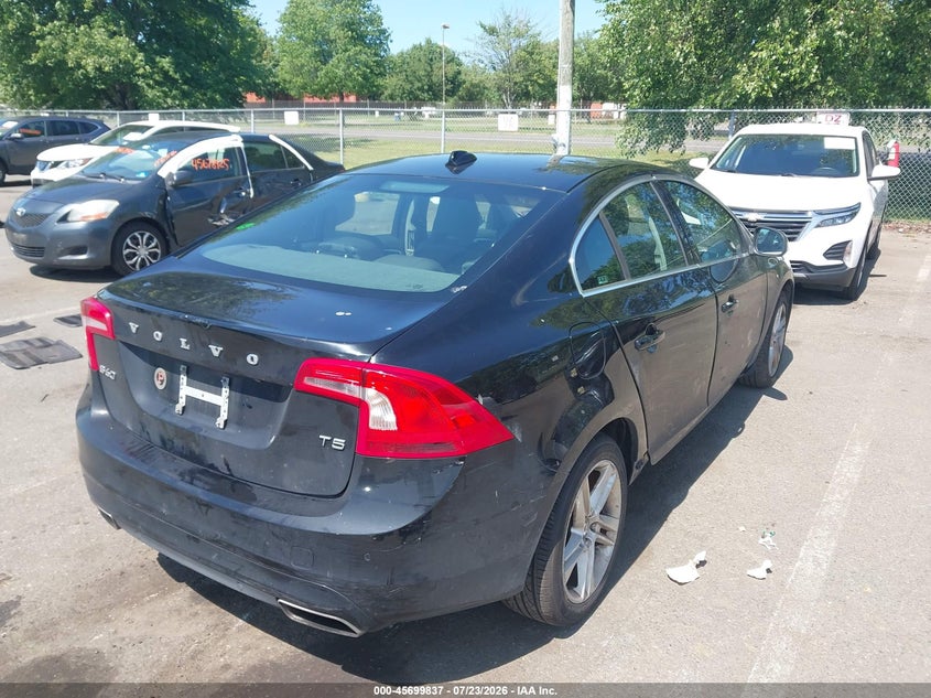 2015 Volvo S60 VIN YV126MFK8F1336130 IAAI salvage auction — LEFT & RIGHT, Salvage Title, sold $475 on 2026-08-17 (photo 4)