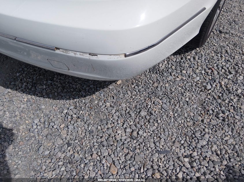 2012 Mercedes-benz C-klasse VIN WDDGF4HB7CR215326 IAAI salvage auction — NORMAL WEAR, Wait Title, sold $275 on 2026-08-14 (photo 6)