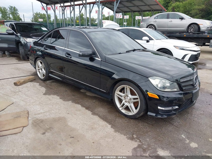 2013 Mercedes-benz C-klasse VIN WDDGF8AB8DA806606 IAAI salvage auction — HAIL, Salvage Title, sold $925 on 2026-08-13 (photo 1)