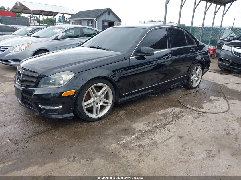 2013 Mercedes-benz C-klasse VIN WDDGF8AB8DA806606 IAAI salvage auction — HAIL, Salvage Title, sold $925 on 2026-08-13 (photo 2)