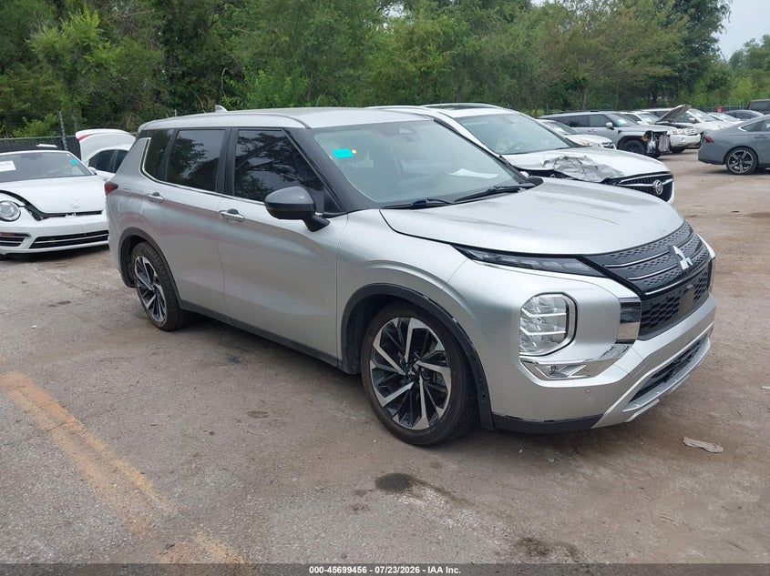 2022 Mitsubishi Outlander VIN JA4J3UA81NZ038342 — IAAI salvage auction photo