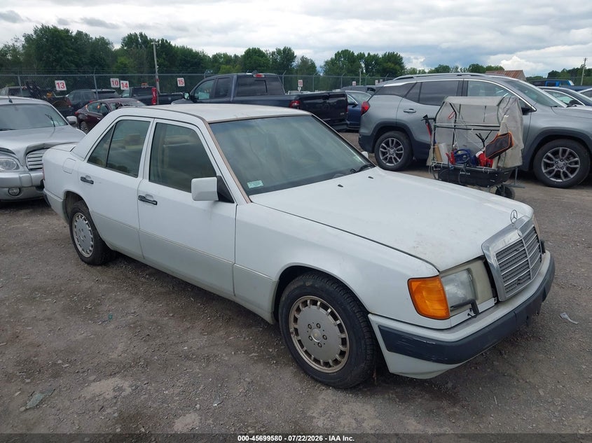 1992 Mercedes-benz 300 VIN WDBED30D9NB647683 IAAI salvage auction — NORMAL WEAR, Clear (New York), sold $425 on 2026-07-30 (photo 1)