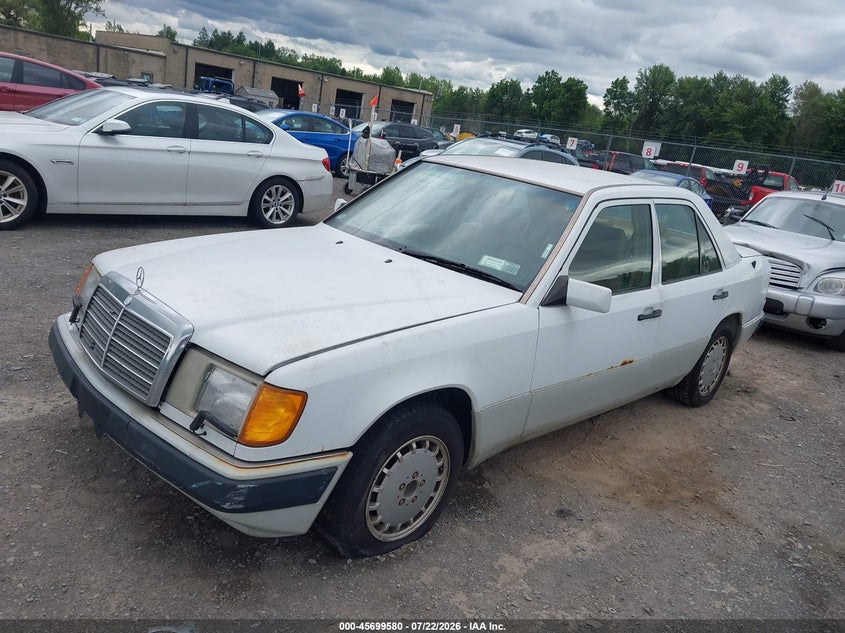1992 Mercedes-benz 300 VIN WDBED30D9NB647683 IAAI salvage auction — NORMAL WEAR, Clear (New York), sold $425 on 2026-07-30 (photo 2)