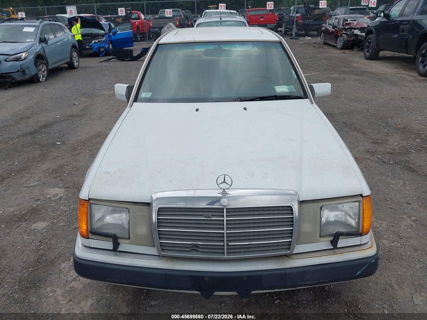 1992 Mercedes-benz 300 VIN WDBED30D9NB647683 IAAI salvage auction — NORMAL WEAR, Clear (New York), sold $425 on 2026-07-30 (photo 6)