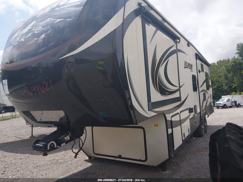 2015 Keystone rv Other VIN 4YDF30125FE780071 IAAI salvage auction — REAR END, Clear (Tennessee), sold $3,600 on 2026-09-01 (photo 2)