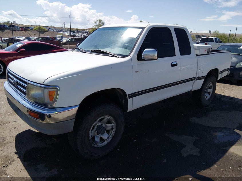 1998 Toyota T100 VIN JT4UN22D4W0054523 IAAI salvage auction — NORMAL WEAR, Clear (New Mexico), sold $675 on 2026-07-29 (photo 2)