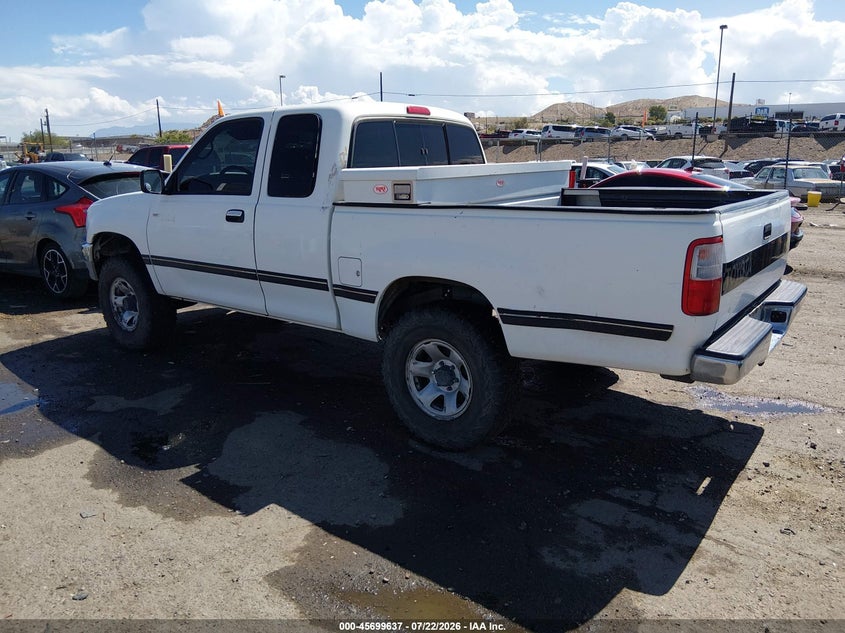 1998 Toyota T100 VIN JT4UN22D4W0054523 IAAI salvage auction — NORMAL WEAR, Clear (New Mexico), sold $675 on 2026-07-29 (photo 3)