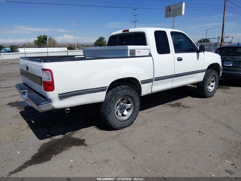 1998 Toyota T100 VIN JT4UN22D4W0054523 IAAI salvage auction — NORMAL WEAR, Clear (New Mexico), sold $675 on 2026-07-29 (photo 4)