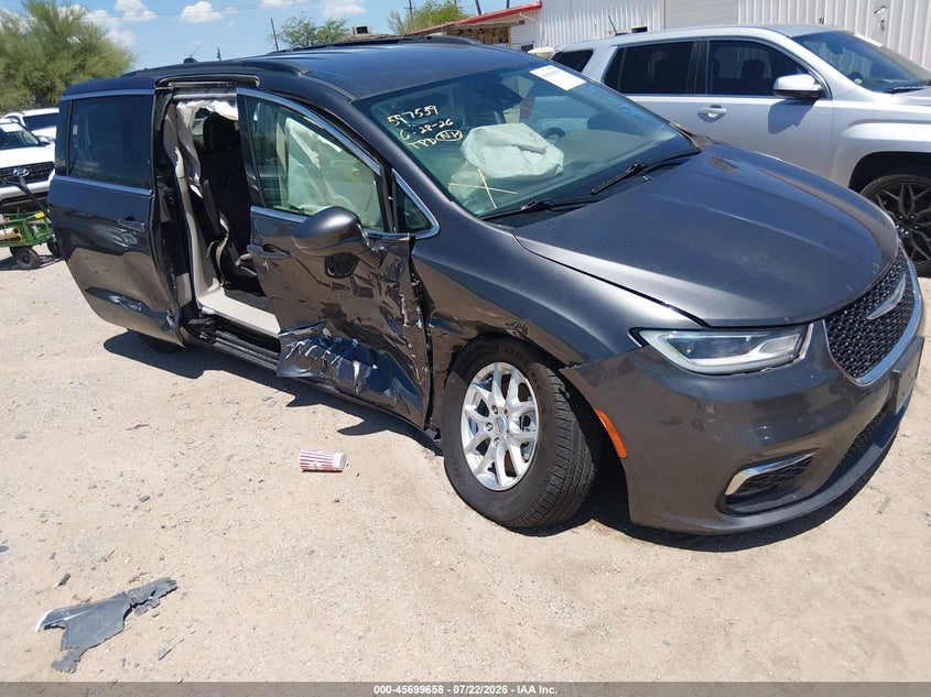 2022 Chrysler Pacifica VIN 2C4RC1BG0NR144658 IAAI salvage auction — SIDE, Salvage Title, sold $2,550 on 2026-09-06 (photo 1)