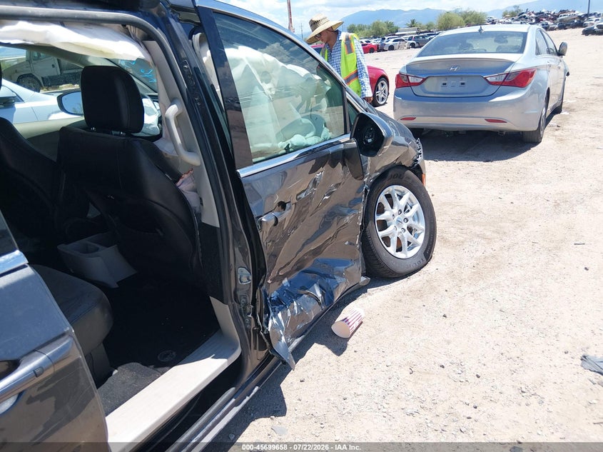 2022 Chrysler Pacifica VIN 2C4RC1BG0NR144658 IAAI salvage auction — SIDE, Salvage Title, sold $2,550 on 2026-09-06 (photo 6)