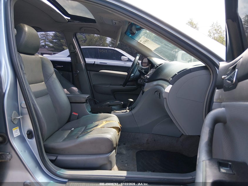 2004 Acura Tsx VIN JH4CL96904C043934 IAAI salvage auction — NORMAL WEAR, Clear (Massachusetts), sold $25 on 2026-07-29 (photo 5)
