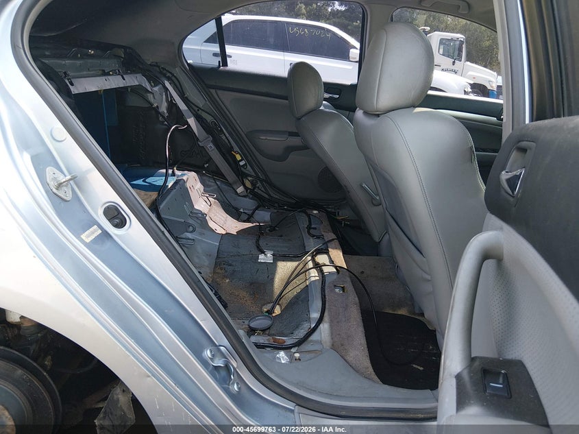 2004 Acura Tsx VIN JH4CL96904C043934 IAAI salvage auction — NORMAL WEAR, Clear (Massachusetts), sold $25 on 2026-07-29 (photo 8)