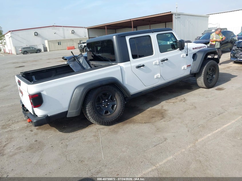 2020 Jeep Gladiator VIN 1C6JJTEG2LL209677 IAAI salvage auction — REAR END, Wait Title, sold $14,500 on 2026-08-31 (photo 4)