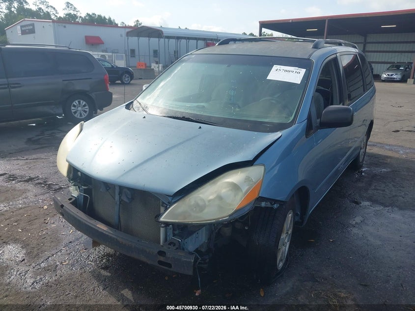 2008 Toyota Sienna VIN 5TDZK23C28S203595 IAAI salvage auction — NORMAL WEAR, Clear (Florida), sold $350 on 2026-07-28 (photo 2)