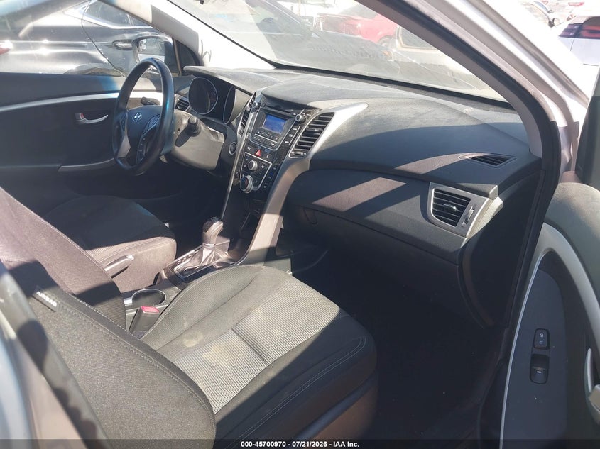 2016 Hyundai Elantra VIN KMHD35LH4GU307418 IAAI salvage auction — NORMAL WEAR, Clear (Illinois), sold $25 on 2026-07-29 (photo 5)