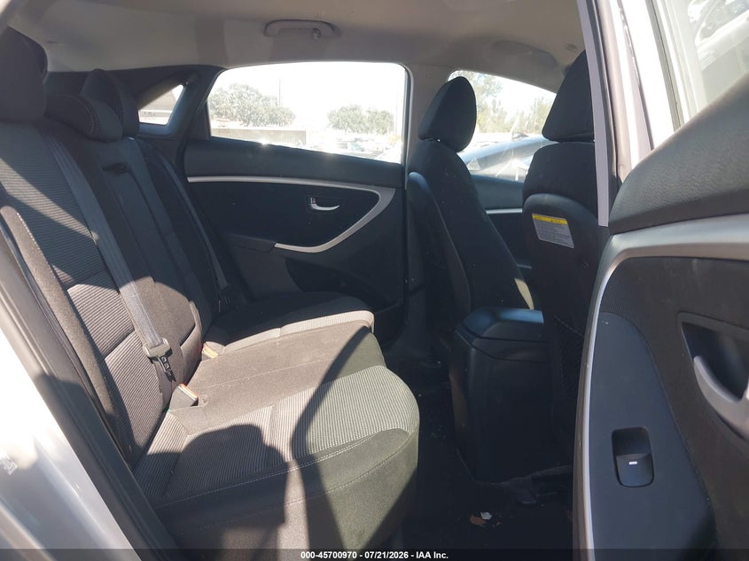 2016 Hyundai Elantra VIN KMHD35LH4GU307418 IAAI salvage auction — NORMAL WEAR, Clear (Illinois), sold $25 on 2026-07-29 (photo 8)