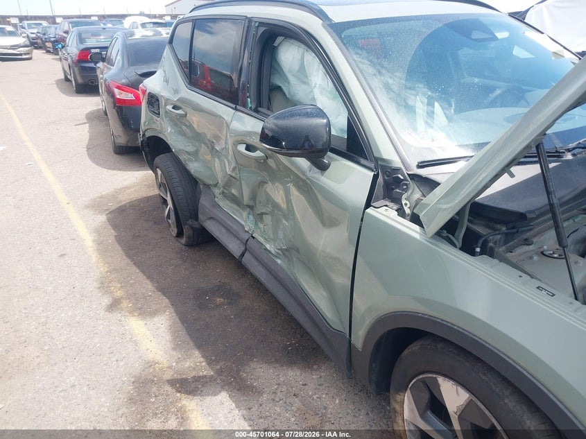 2024 Volvo Xc40 VIN YV4L12UL3R2356922 IAAI salvage auction — SIDE, Clear (Colorado), sold $8,600 on 2026-08-18 (photo 6)