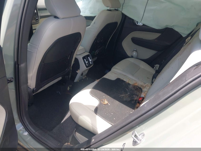2024 Volvo Xc40 VIN YV4L12UL3R2356922 IAAI salvage auction — SIDE, Clear (Colorado), sold $8,600 on 2026-08-18 (photo 8)