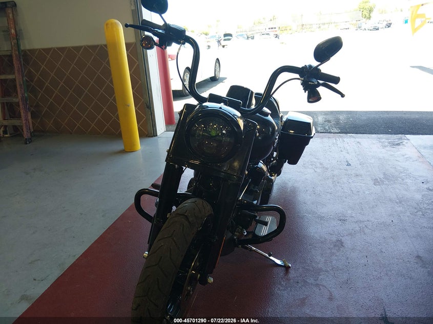 2025 Harley-davidson Road king VIN 1HD1KVP16SB617953 IAAI salvage auction — FRONT END, Wait Title, sold $8,000 on 2026-09-08 (photo 5)