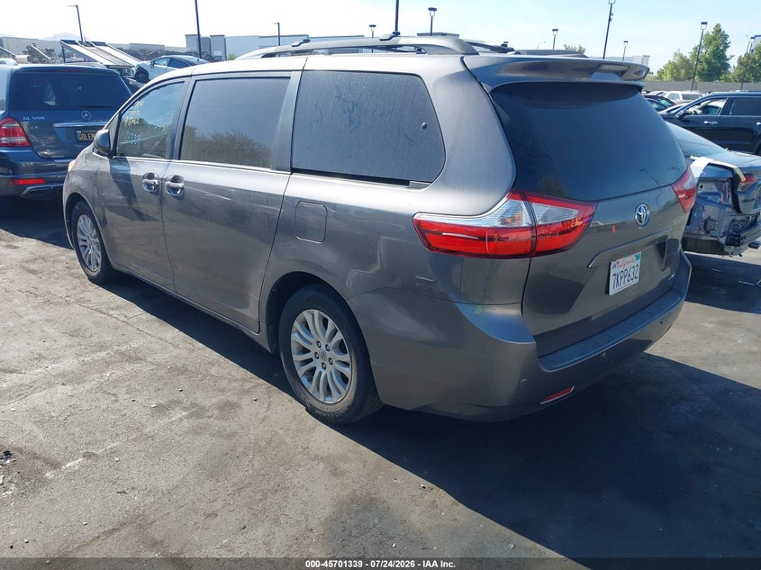 2015 Toyota Sienna VIN 5TDYK3DC9FS572614 IAAI salvage auction — RIGHT SIDE, Salvage Certificate (California), sold $3,775 on 2026-07-31 (photo 3)