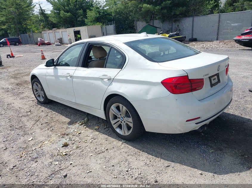 2017 BMW 3er VIN WBA8D9G59HNU58659 IAAI salvage auction — FRONT & REAR, Salvage (Pennsylvania), sold $1,300 on 2026-08-27 (photo 3)