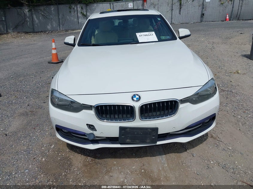 2017 BMW 3er VIN WBA8D9G59HNU58659 IAAI salvage auction — FRONT & REAR, Salvage (Pennsylvania), sold $1,300 on 2026-08-27 (photo 6)