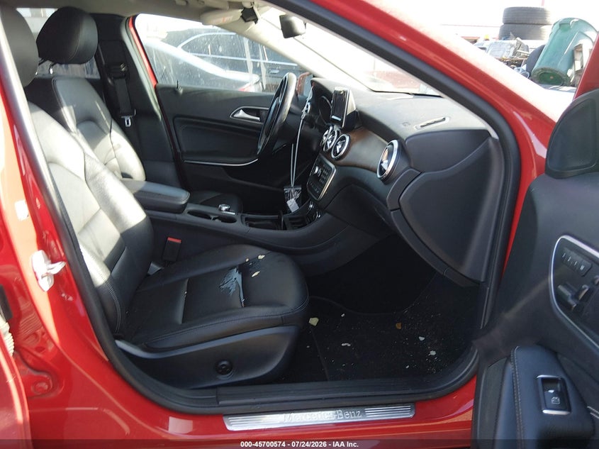2015 Mercedes-benz Gla-klasse VIN WDCTG4GBXFJ167910 IAAI salvage auction — LEFT REAR, Salvage Title, sold $3,800 on 2026-08-13 (photo 5)