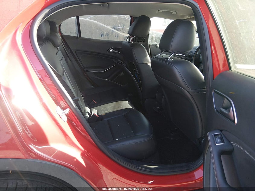2015 Mercedes-benz Gla-klasse VIN WDCTG4GBXFJ167910 IAAI salvage auction — LEFT REAR, Salvage Title, sold $3,800 on 2026-08-13 (photo 8)