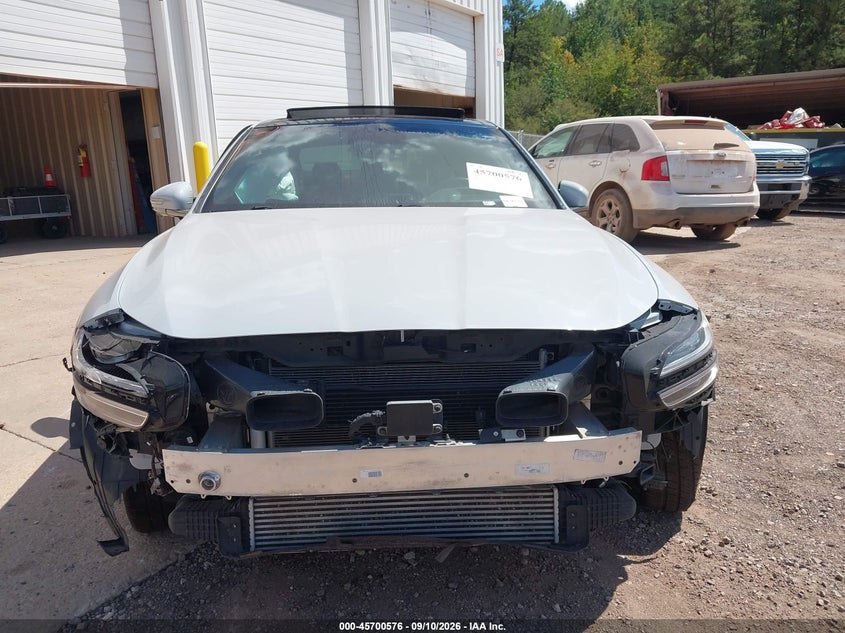 2022 Genesis G70 VIN KMTG54TE4NU091726 IAAI salvage auction — FRONT & REAR, Wait Title, sold $3,750 on 2026-09-16 (photo 1)