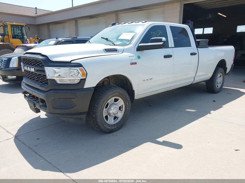 2021 Ram 2500 VIN 3C6UR5HJ3MG606581 IAAI salvage auction — ENGINE BURN, Clear (Wisconsin), sold $10,000 on 2026-08-22 (photo 2)
