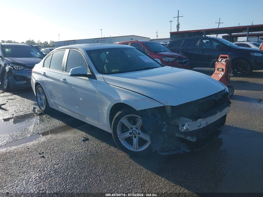 2013 BMW 3er VIN WBA3C3C51DF982585 IAAI salvage auction — FRONT END, Salvage Title, sold $1,050 on 2026-08-18 (photo 1)