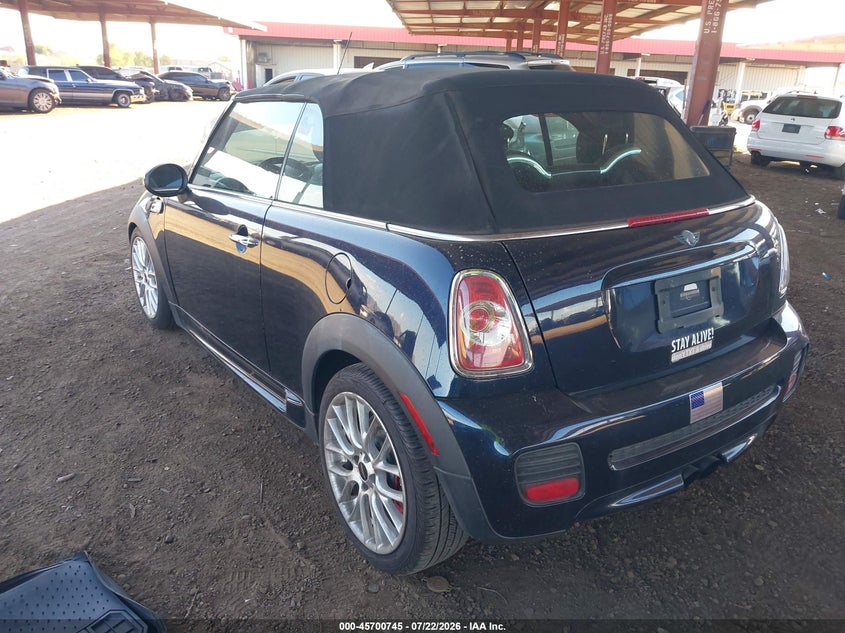 2013 Mini Convertible VIN WMWMR9C51DT499413 IAAI salvage auction — RIGHT SIDE, Wait Title, sold $675 on 2026-09-15 (photo 3)