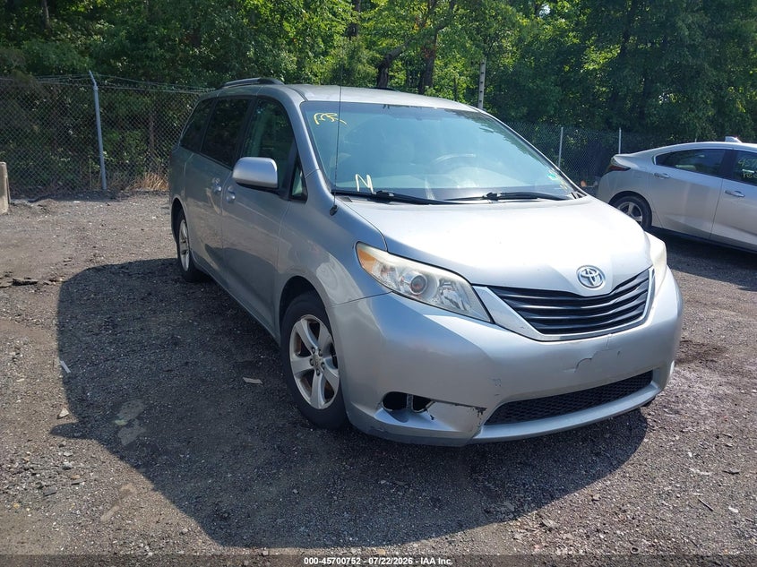 2011 Toyota Sienna VIN 5TDKK3DC5BS078282 IAAI salvage auction — NORMAL WEAR, Clear (Virginia), sold $25 on 2026-07-29 (photo 1)