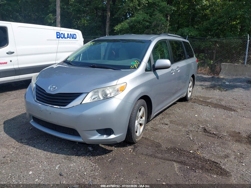 2011 Toyota Sienna VIN 5TDKK3DC5BS078282 IAAI salvage auction — NORMAL WEAR, Clear (Virginia), sold $25 on 2026-07-29 (photo 2)
