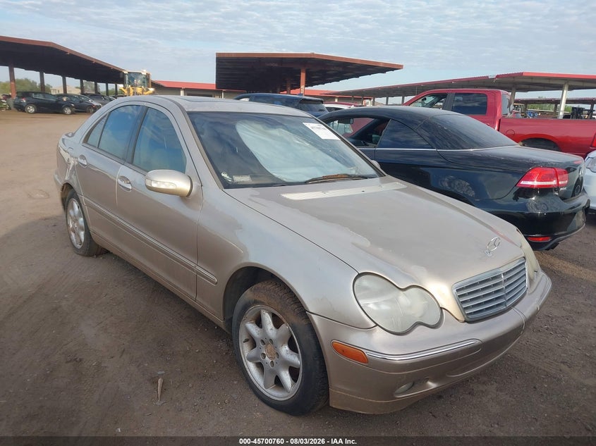 2001 Mercedes-benz C class VIN WDBRF61J81F055793 IAAI salvage auction — NORMAL WEAR, Clear-Dealer Only (Arizona), sold $175 on 2026-08-18 (photo 1)