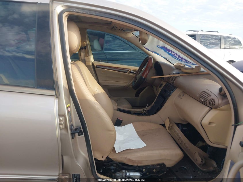 2001 Mercedes-benz C class VIN WDBRF61J81F055793 IAAI salvage auction — NORMAL WEAR, Clear-Dealer Only (Arizona), sold $175 on 2026-08-18 (photo 5)