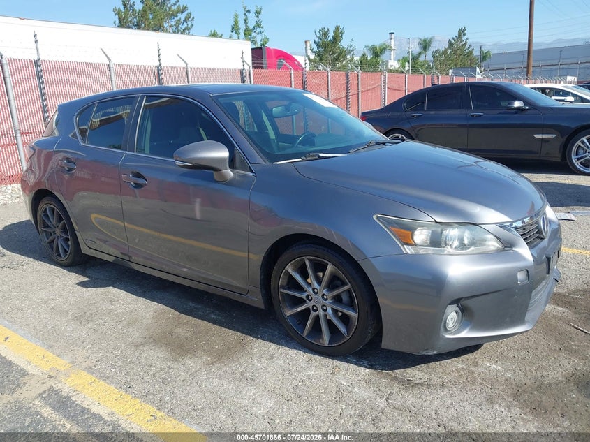 2013 Lexus Ct VIN JTHKD5BH3D2171962 IAAI salvage auction — FRONT END, Wait Title, sold $2,100 on 2026-08-01 (photo 1)