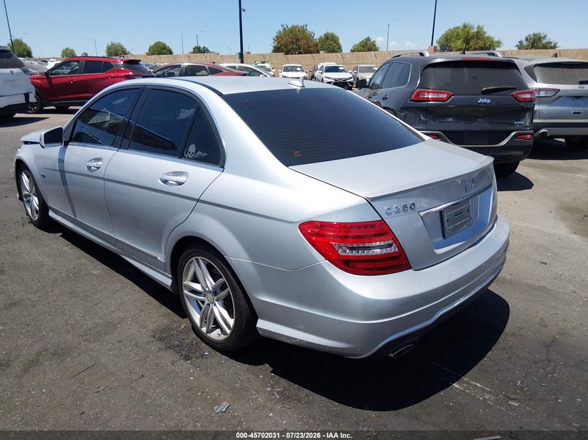 2012 Mercedes-benz C-klasse VIN WDDGF4HB3CR219454 IAAI salvage auction — NO DAMAGE, Wait Title, sold $1,100 on 2026-08-07 (photo 3)