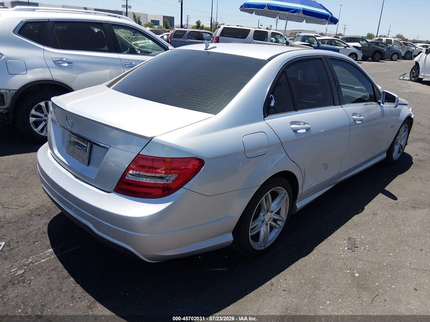 2012 Mercedes-benz C-klasse VIN WDDGF4HB3CR219454 IAAI salvage auction — NO DAMAGE, Wait Title, sold $1,100 on 2026-08-07 (photo 4)