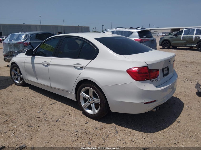 2015 BMW 3 series VIN WBA3C1C5XFP852984 IAAI salvage auction — NORMAL WEAR, Original (Texas), sold $325 on 2026-07-30 (photo 3)