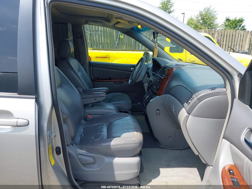 2004 Toyota Sienna VIN 5TDZA22C44S152924 IAAI salvage auction — NORMAL WEAR, Clear (Virginia), sold $225 on 2026-07-27 (photo 5)
