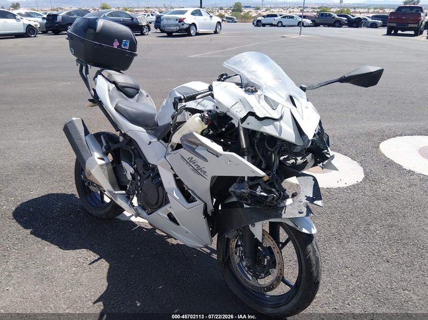 2025 Kawasaki Ninja VIN ML5EXGG14SDA67590 IAAI salvage auction — FRONT END, Wait Title, sold $525 on 2026-09-16 (photo 1)