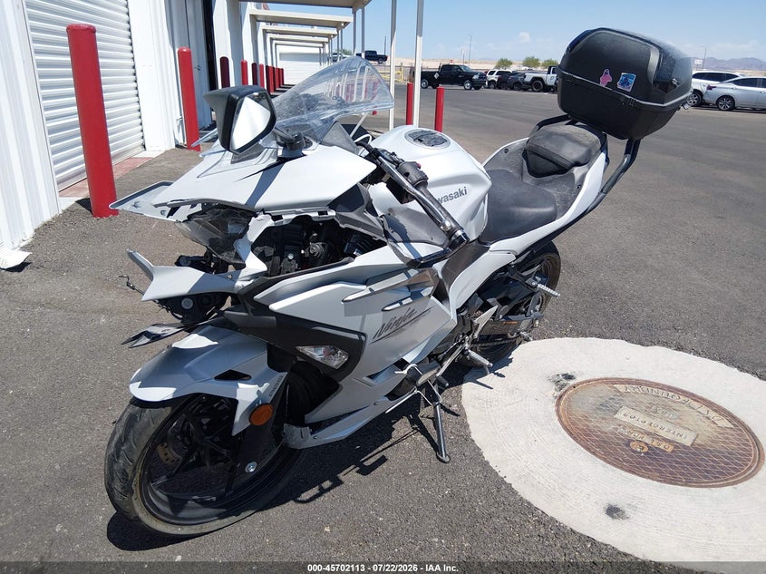 2025 Kawasaki Ninja VIN ML5EXGG14SDA67590 IAAI salvage auction — FRONT END, Wait Title, sold $525 on 2026-09-16 (photo 2)