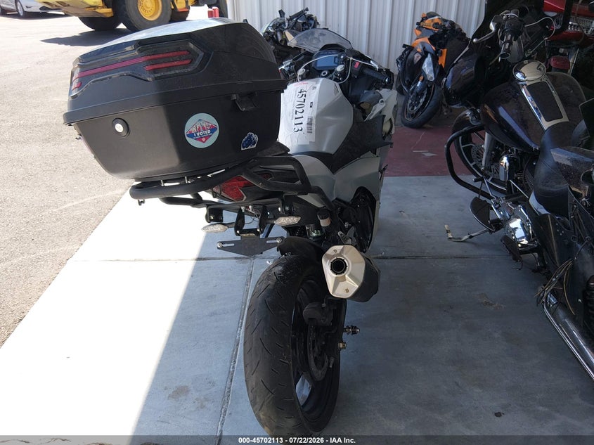2025 Kawasaki Ninja VIN ML5EXGG14SDA67590 IAAI salvage auction — FRONT END, Wait Title, sold $525 on 2026-09-16 (photo 6)