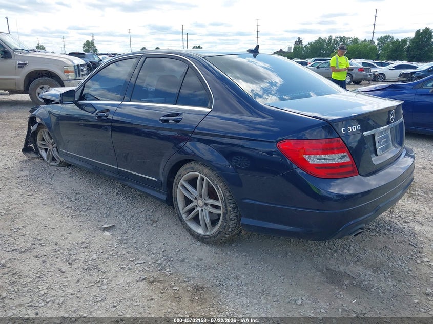 2012 Mercedes-benz C-klasse VIN WDDGF8BB0CA621530 IAAI salvage auction — LEFT FRONT, Salvage Title, sold $600 on 2026-08-19 (photo 3)