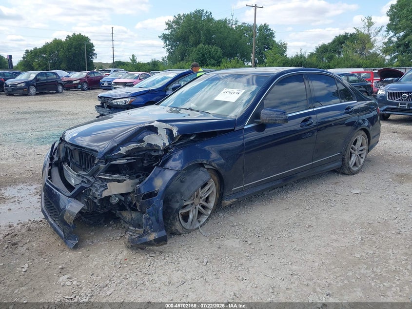 2012 Mercedes-benz C-klasse VIN WDDGF8BB0CA621530 IAAI salvage auction — LEFT FRONT, Salvage Title, sold $600 on 2026-08-19 (photo 2)
