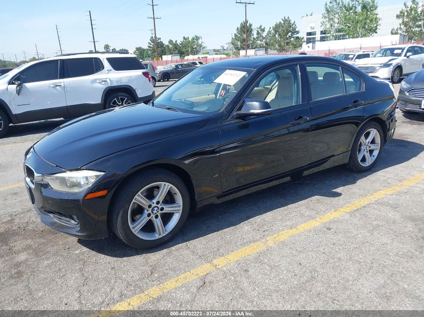 2013 BMW 3er VIN WBA3B3C50DF540836 IAAI salvage auction — REAR END, Salvage (California), sold $975 on 2026-08-18 (photo 2)