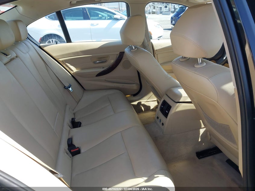 2013 BMW 3er VIN WBA3B3C50DF540836 IAAI salvage auction — REAR END, Salvage (California), sold $975 on 2026-08-18 (photo 8)