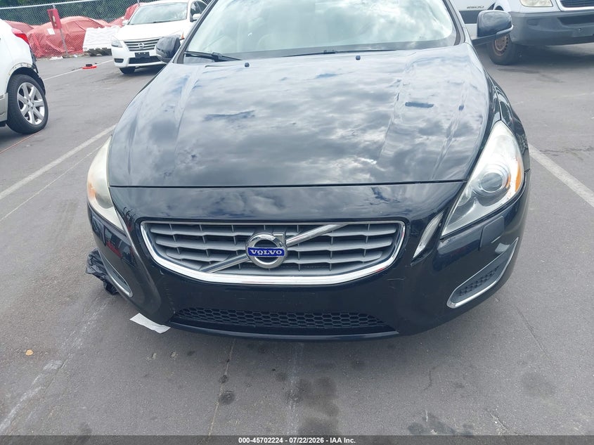 2011 Volvo S60 VIN YV1902FH6B2017676 IAAI salvage auction — NORMAL WEAR, Clear (North Carolina), sold $675 on 2026-08-05 (photo 6)