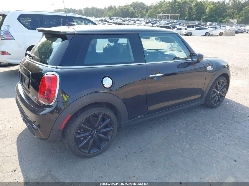 2021 Mini Hard top VIN WMWXR5C03M2N96693 IAAI salvage auction — WATER/FLOOD, Salvage Title, sold $4,000 on 2026-09-03 (photo 4)